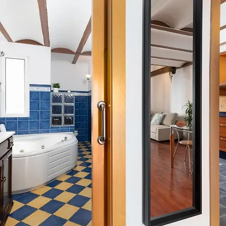 Ruzafa Attic Apartment *